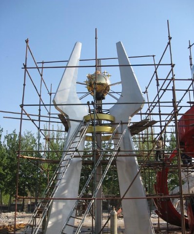 不锈钢抽象雕塑安装过程