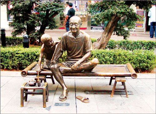 雕塑（爷孙俩）